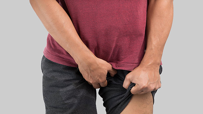 Fluor urethralis – Ausfluss aus der Harnröhre. Urologenzentrum Wien - Fluor urethralis bei einer Person, Ausfluss aus der Harnröhre.